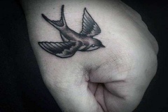 Little-Hand-Tattoo-Ideas15