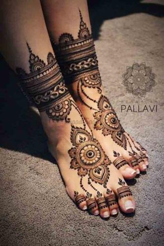 beautiful mehndi designs for legs