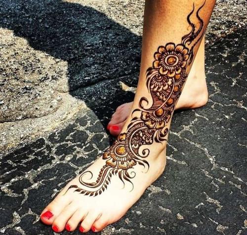 easy and simple mehndi designs for legs