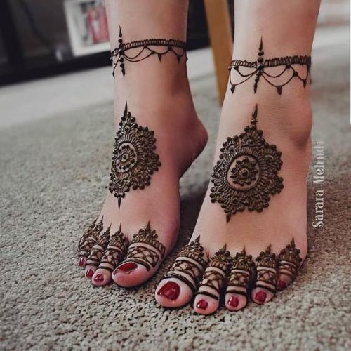 indian mehndi designs for legs