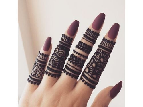 khafif mehndi design for fingers