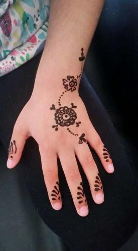 simple mehndi design easy and beautiful back hand